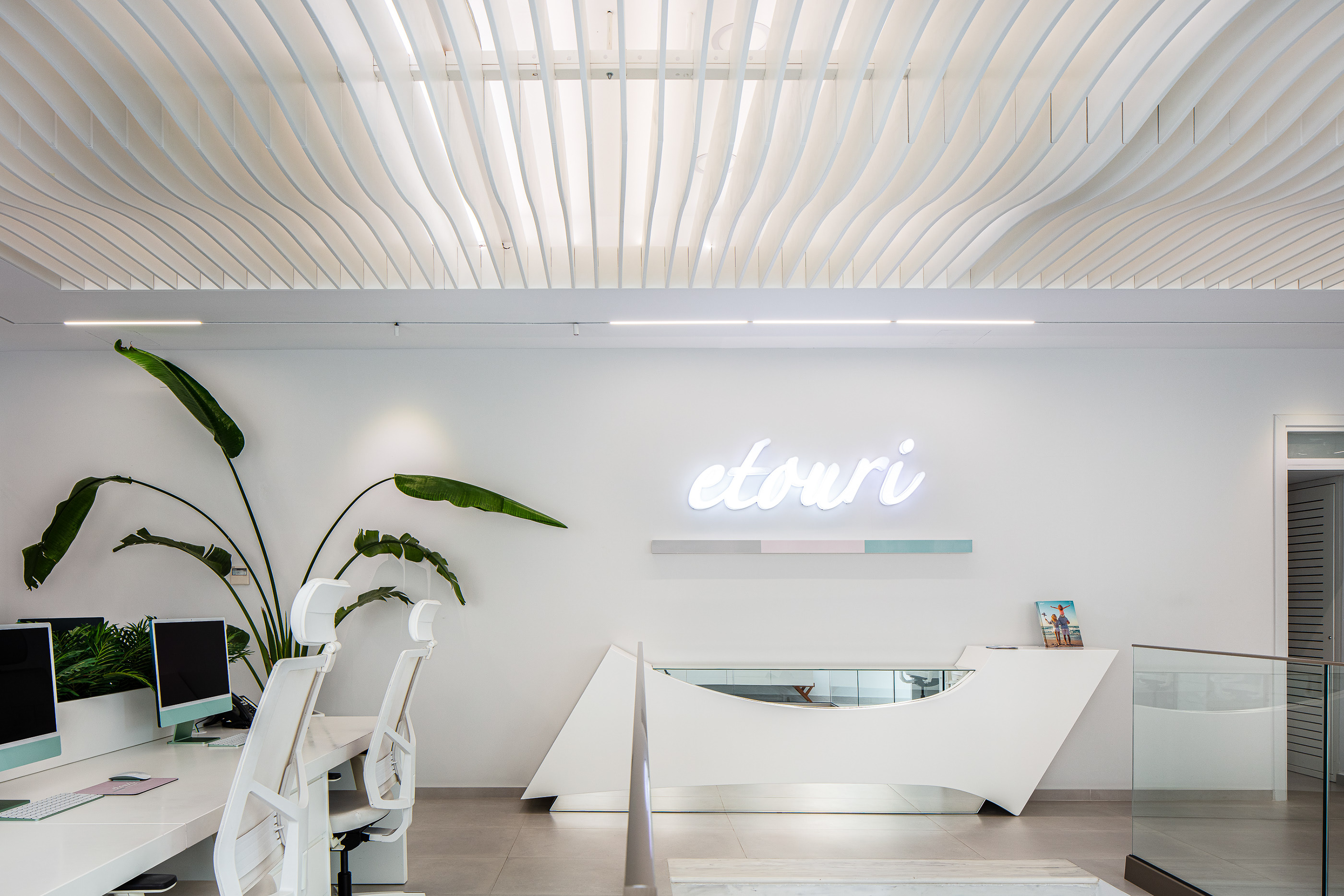etouri offices